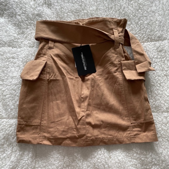 NWT Belted Pocket Detail Cargo Mini Skirt - Picture 5 of 8